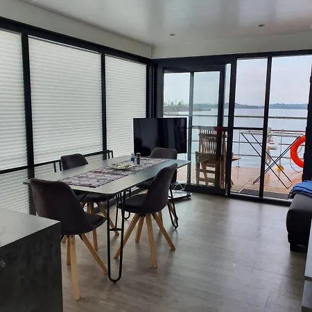 Hausboote Marina Prázdninový dům