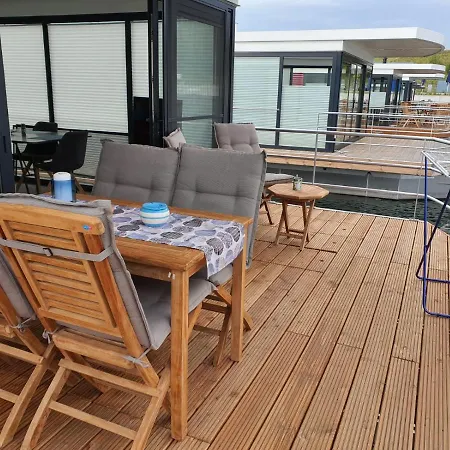 Hausboote Marina Prázdninový dům