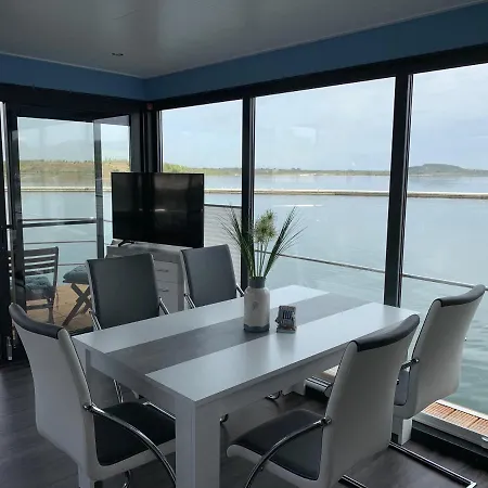 Hausboote Marina Braunsbedra