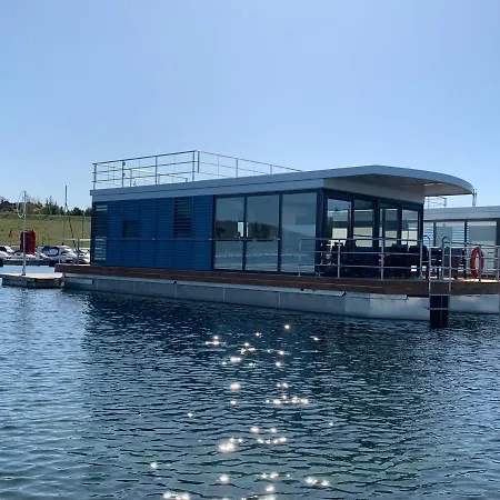 Prázdninový dům Hausboote Marina *