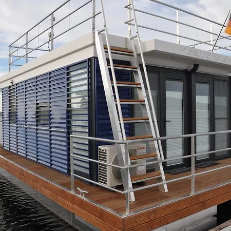Hausboote Marina Holiday home Braunsbedra