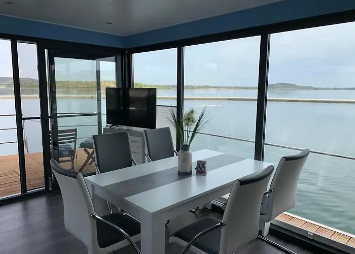 Hausboote Marina Braunsbedra