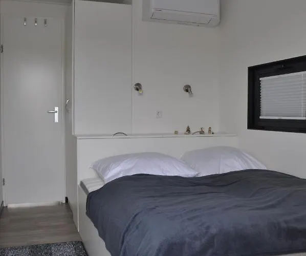 Hausboote Marina Braunsbedra