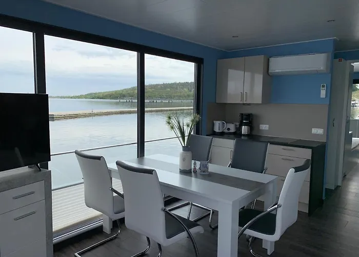 Hausboote Marina Nyaraló