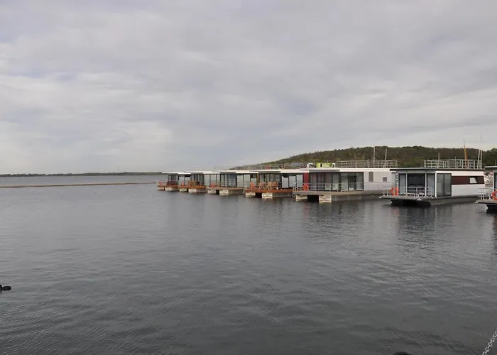 Hausboote Marina Braunsbedra