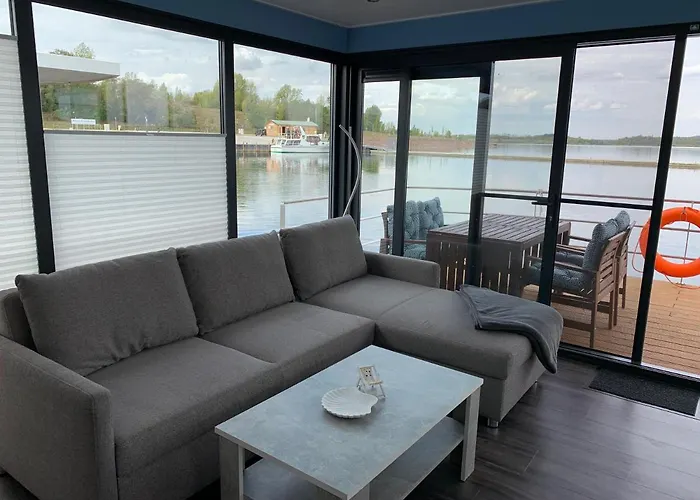 Hausboote Marina * Braunsbedra